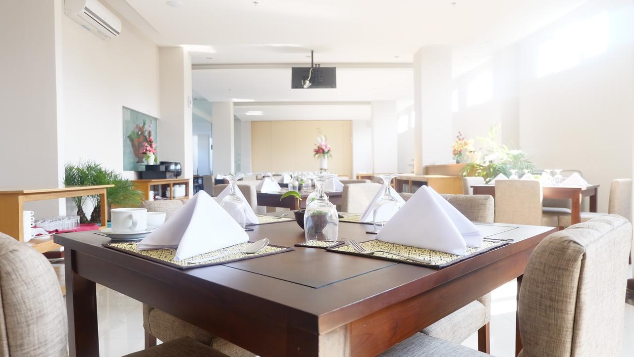 Syariah Radho Hotel Sengkaling Маланг Экстерьер фото