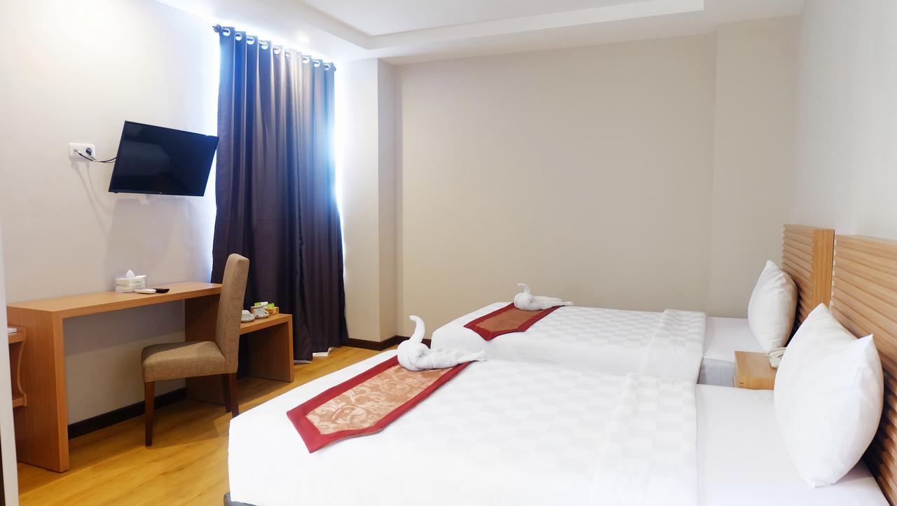 Syariah Radho Hotel Sengkaling Маланг Экстерьер фото